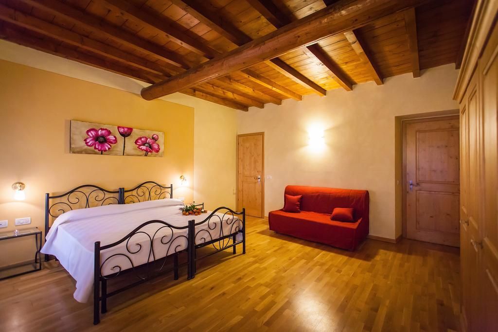 Hotel Alla Corte Dei Bicchi Cavriana Zimmer foto