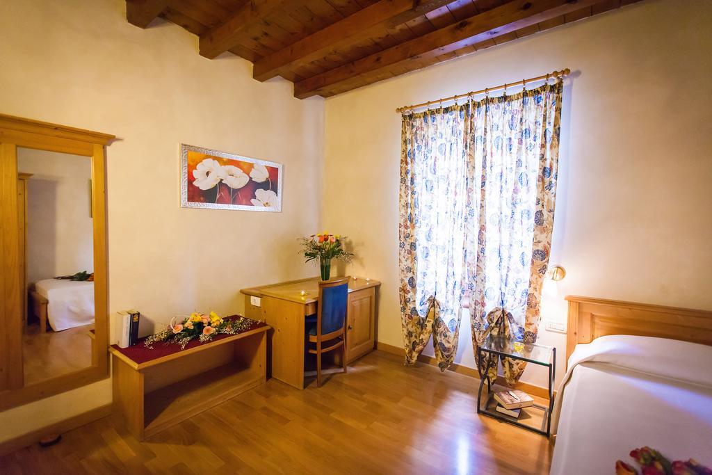 Hotel Alla Corte Dei Bicchi Cavriana Zimmer foto