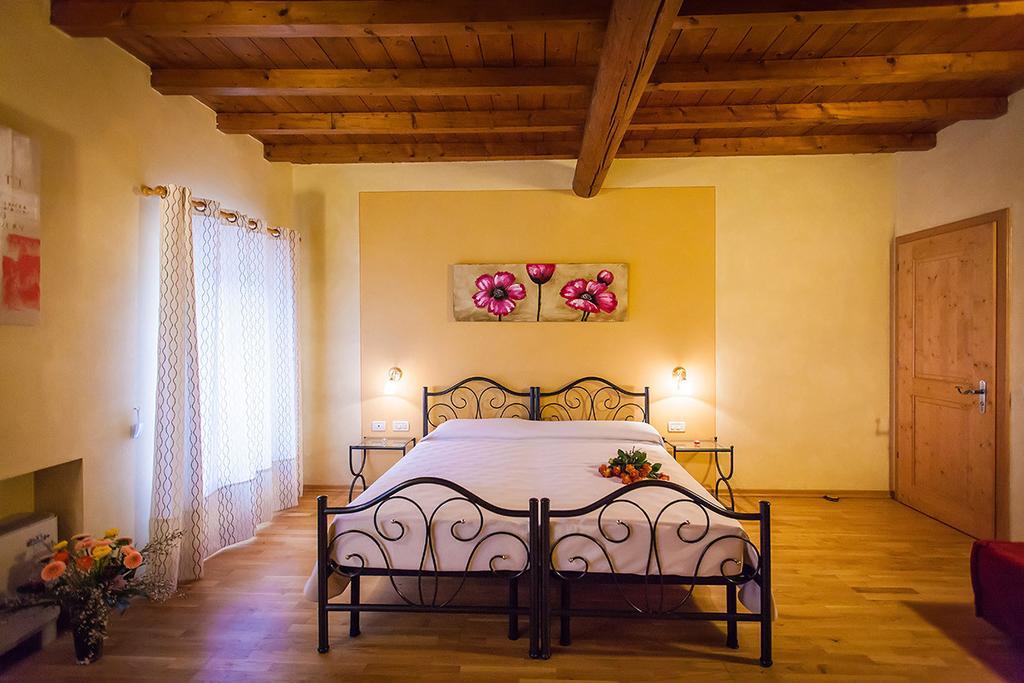 Hotel Alla Corte Dei Bicchi Cavriana Zimmer foto