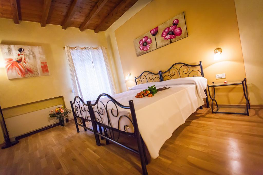Hotel Alla Corte Dei Bicchi Cavriana Zimmer foto