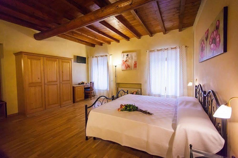 Hotel Alla Corte Dei Bicchi Cavriana Exterior foto