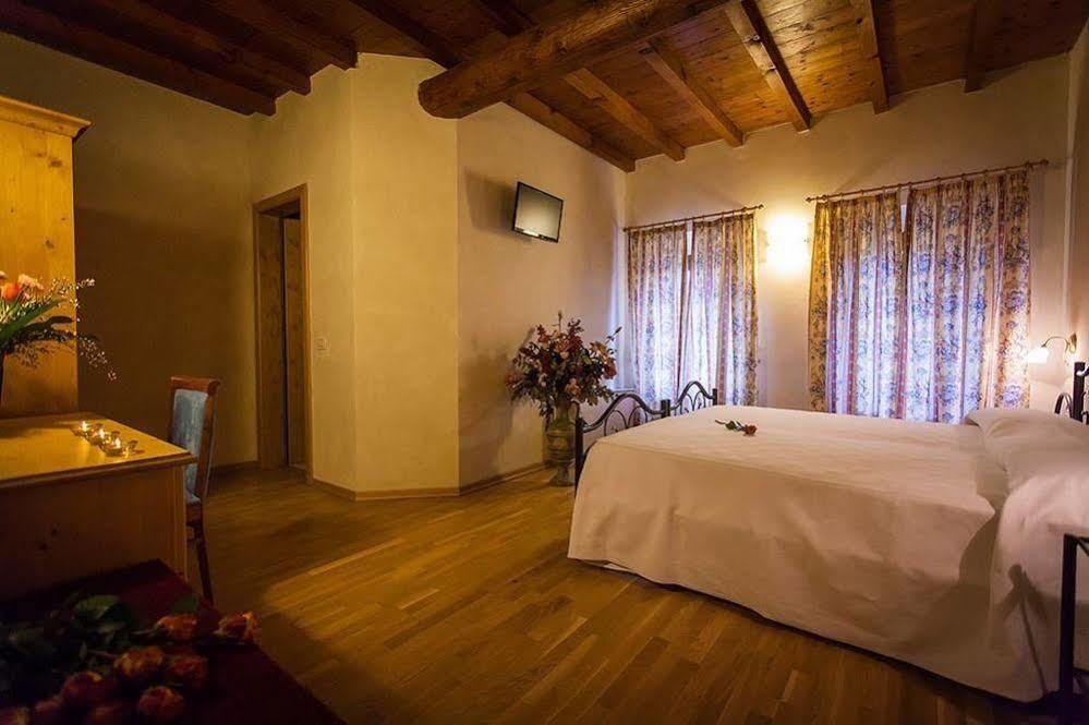 Hotel Alla Corte Dei Bicchi Cavriana Exterior foto